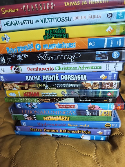 Lasten ja perheen DVD-elokuvia nippu