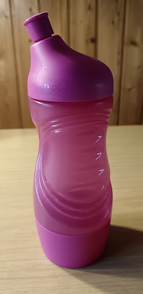 Tupperware juomapullo pinkki