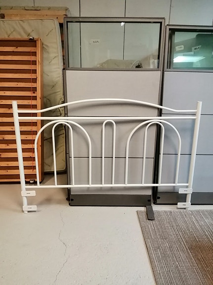 Metallinen sängynpääty 160 cm