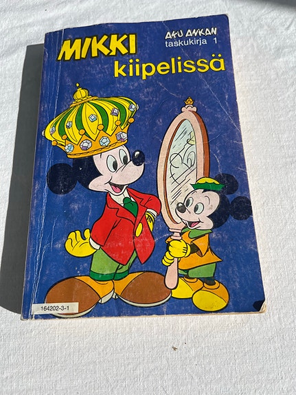 Aku Ankan taskukirja 1 Mikki kiipelissä 3. painos