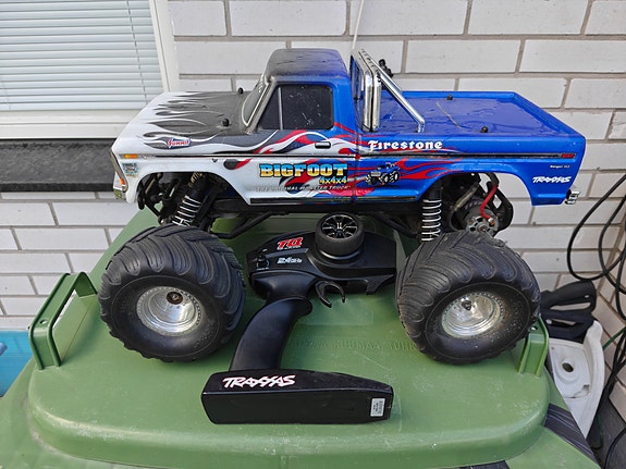 Traxxas Bigfoot radio-ohjattava monsteriauto