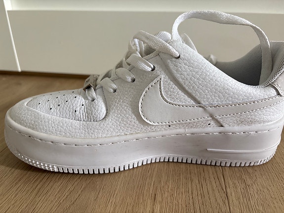 NIKE AIR FORCE 1 '07