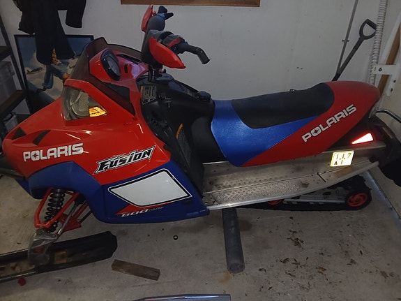 Polaris Fusion 600 moottorikelkka