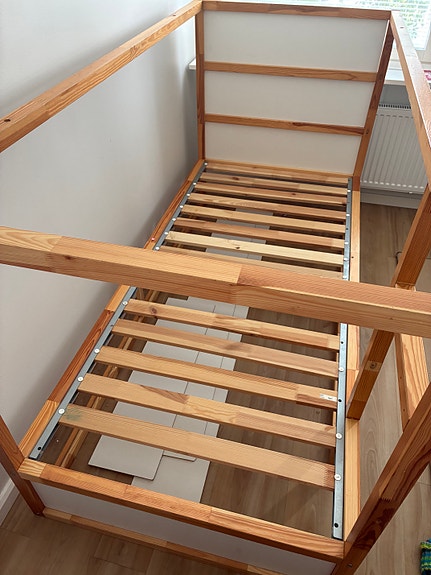 Ikea Kura sänky (kunto kohtalainen)