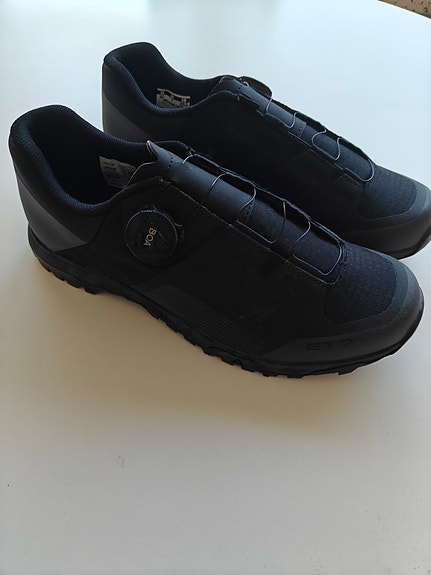 Shimano pyöräilykengät