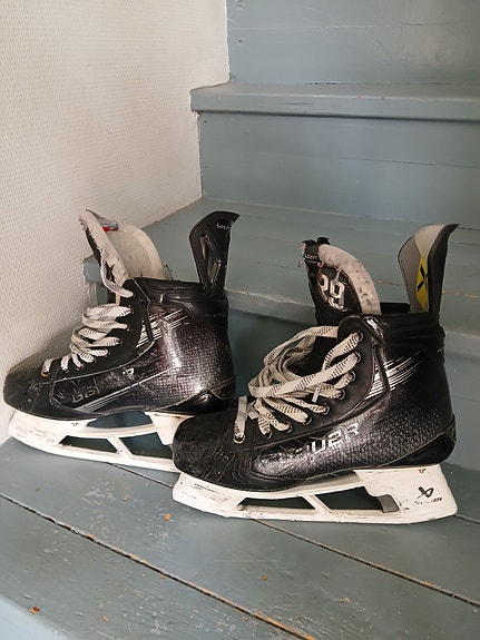 Bauer hyperlite 2 42 jääkiekkoluistimet