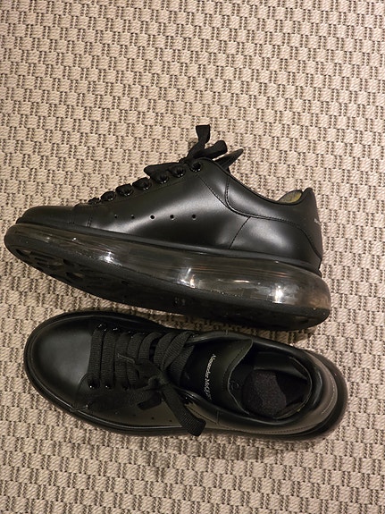 Alexander McQueen lenkkarit