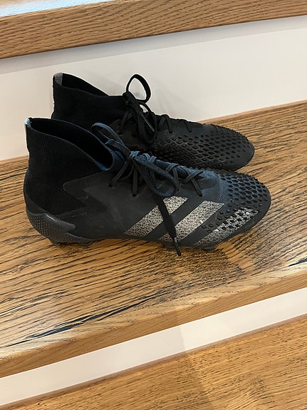 Adidaksen nappikset 36 2/3