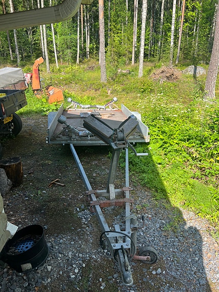 Veneen traileri Kärppä 750