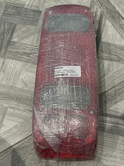 Hella takavalo oikea 0900365 – uusi, käyttämätön