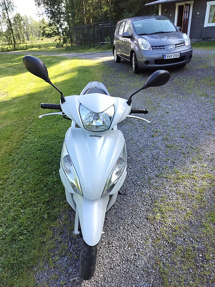 Honda skootteri valkoinen