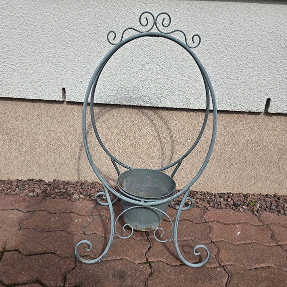 Metallinen kukkateline / ruukkuteline