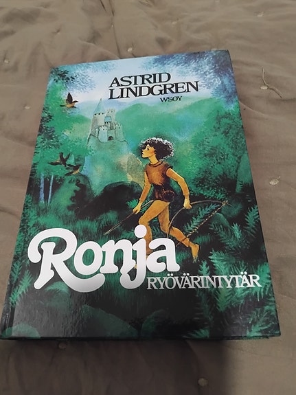 Astrid Lindgren Ronja ryövärintytär kirja