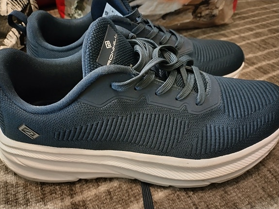 Ronhill lenkkarit 44