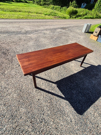 teak sohvapöytä pitkä