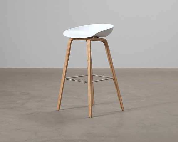 HAY About A Stool AAS32 baarituoli valkoinen / tammi