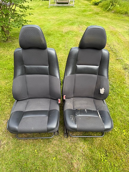 Volvo puolinahkapenkit