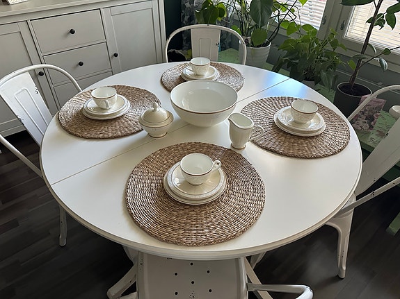 Villeroy & Boch kahviastiasto / ruokailuastiasto valkoinen kultareunalla