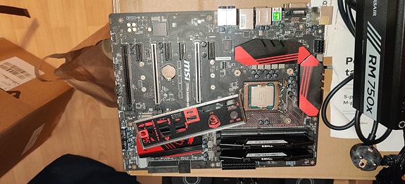 Emolevy MSI Z170A Gaming M5