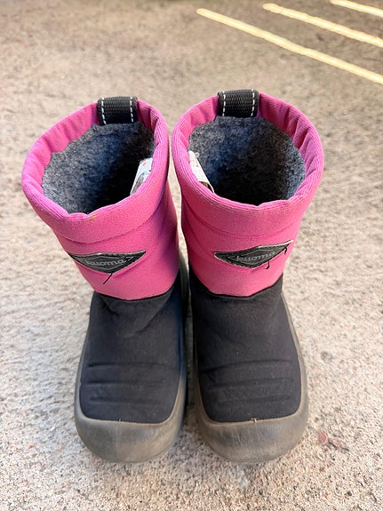 Kuoma talvikengät koko 25 tytölle pinkki/musta