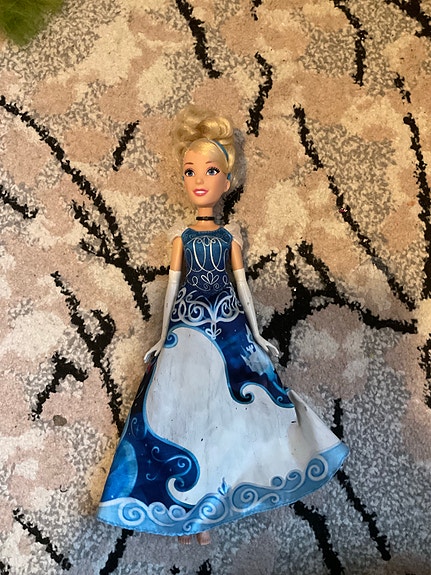 Disney Tuhkimo-nukke