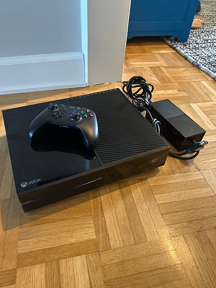 Microsoft Xbox One pelikonsoli musta