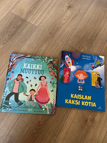 Lastenkirjat Kaikki muuttuu & Kaislan kaksi kotia