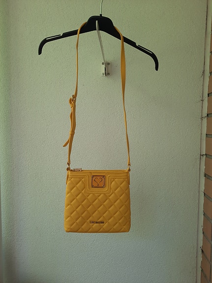 Love Moschino keltainen laukku