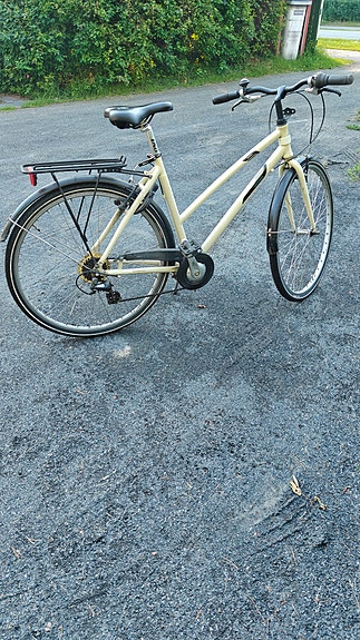 Helkama Kaunotar 28"