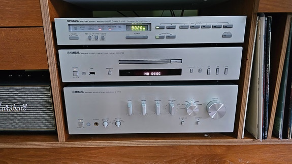 Yamaha Hi-Fi-paketti – Hopea (A-S700, CD-S700 & T-1060)