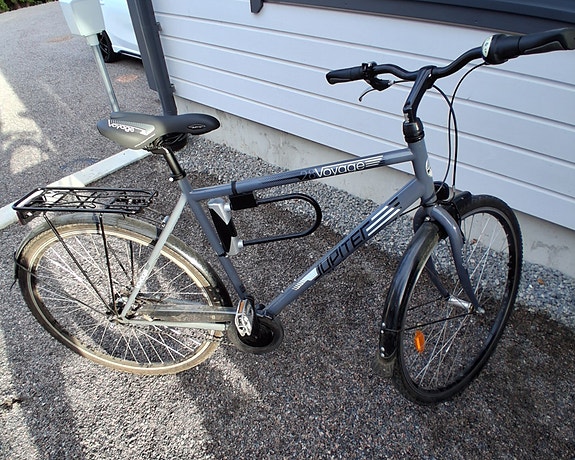Hyvä 28" miesten pyörä + lukko ja avain