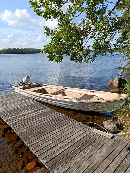 Myydään vene ja perämoottori