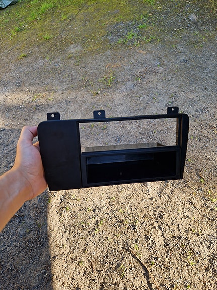 Volvo V70 soitin adapteri