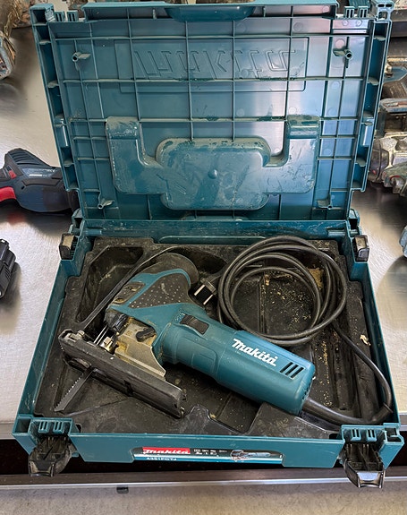 Makita 4351FCTJ pistosaha