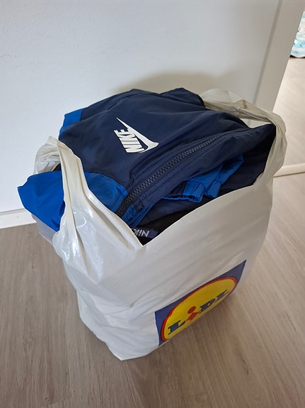 Poikien vaatteita koko 140