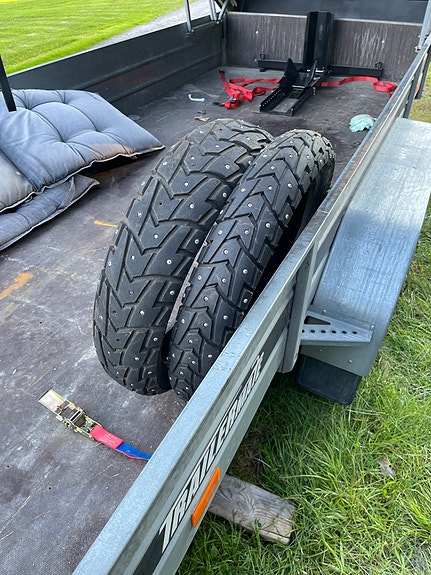 Mitas E-07 nastarenkaat 130/80-17 ja 90/90-21