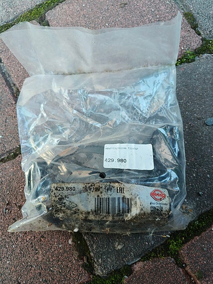 Audi v6 pakosarjan tiivisteet ja venttiilikopan tiiviste