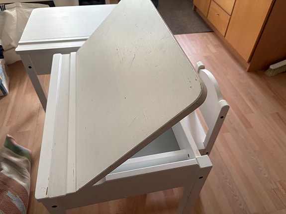 IKEA Sundvik lasten pulpetti ja tuoli valkoinen