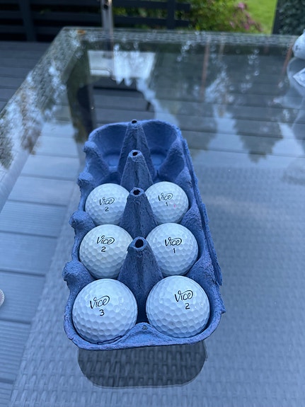Vice golfpalloja halvalla