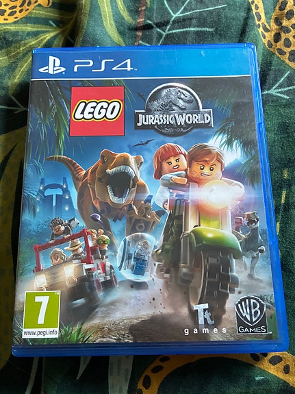 LEGO Jurassic World PS4 peli