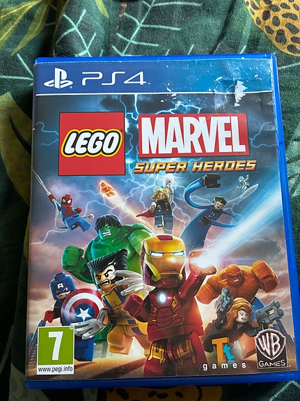 PS4 LEGO Marvel Super Heroes peli