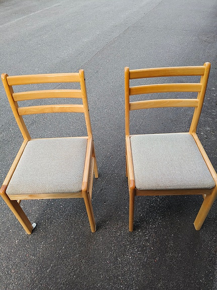 2 tuolia