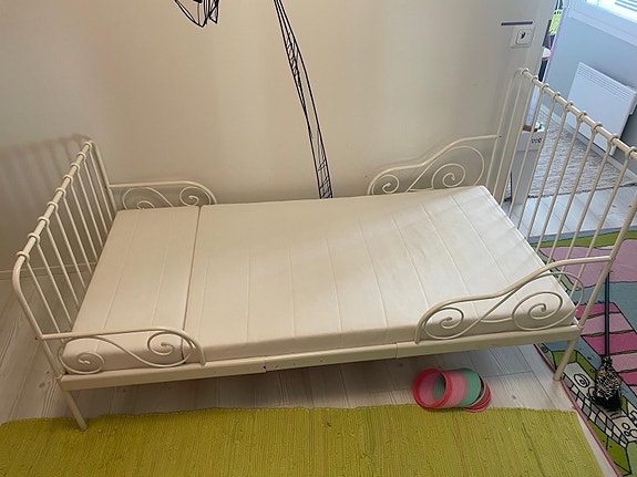 IKEA Minnen lastensänky metallirunko valkoinen