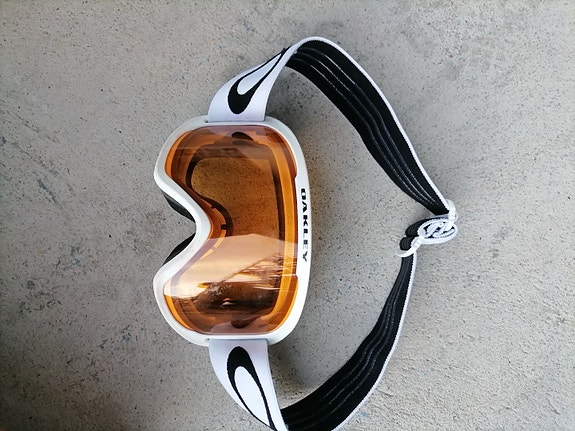 Oakley laskettelulasit oranssi linssi valkoinen