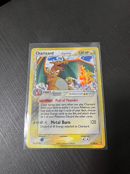 Pokemonkortti Charizard 4/100