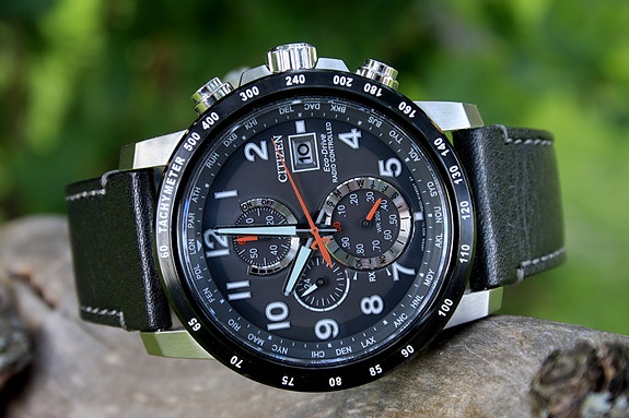 CITIZEN CHRONOGRAPH RADIO-CONTROLLED 200m SAPPHIRE WORLD.