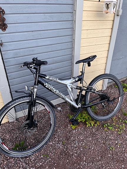 Raleigh täysjousto maastopyörä 26”