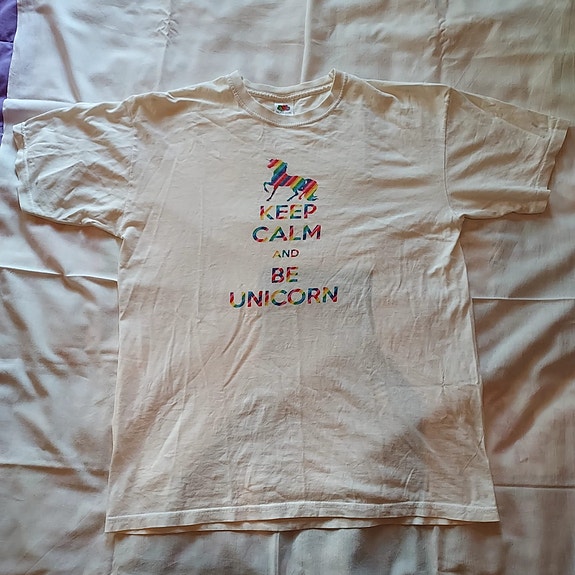 KEEP CALM AND BE UNICORN T-paita