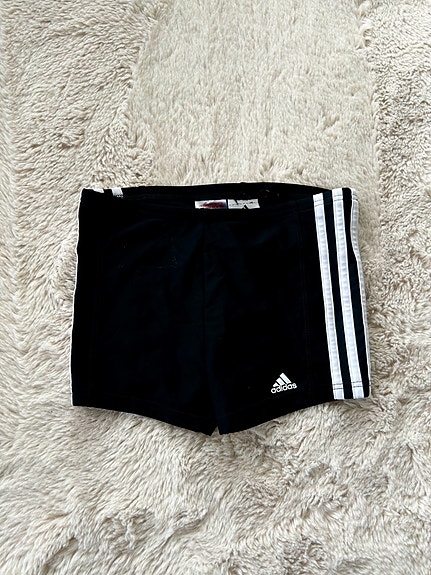 Adidas uimashortsit koko 152 musta