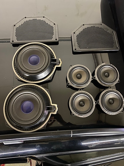 BMW e9x alkuperäiset kaiuttimet ja bassot autoon